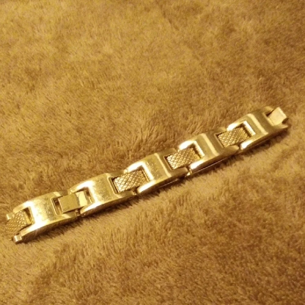 Stylish Gold-Tone Link Bracelet